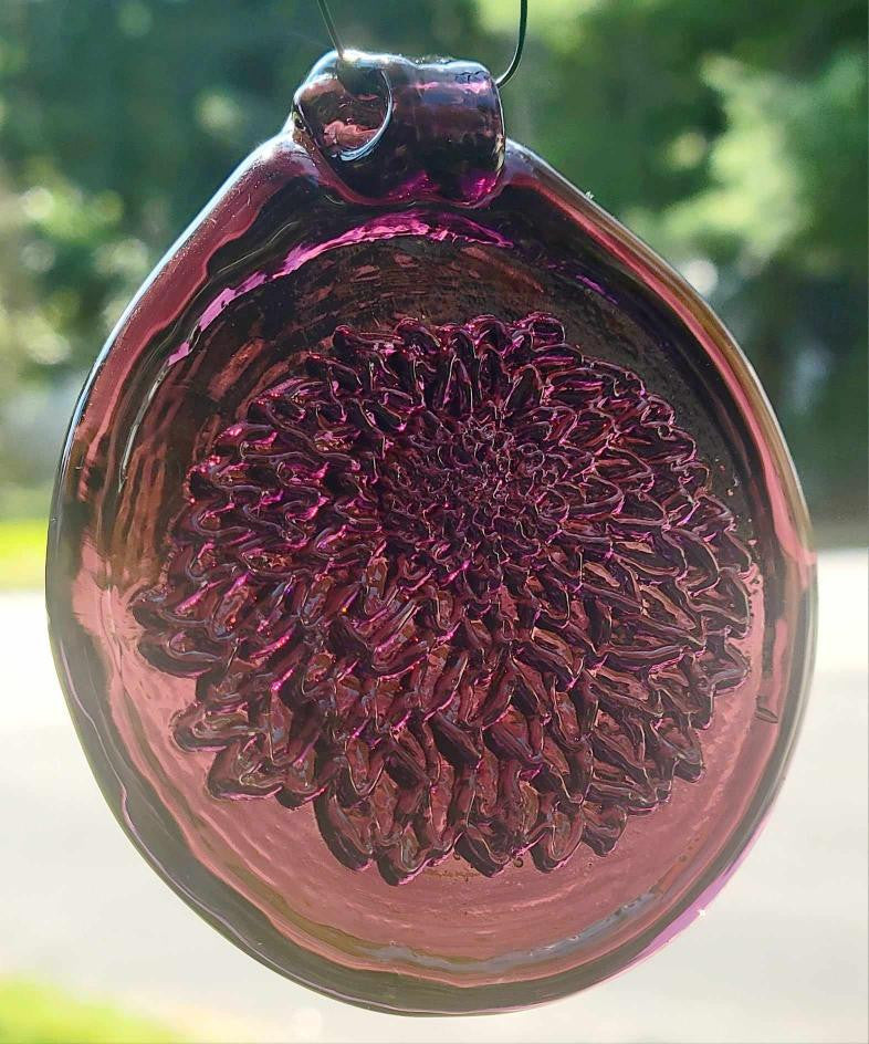 Old Hancock Chrysanthemum Suncatcher