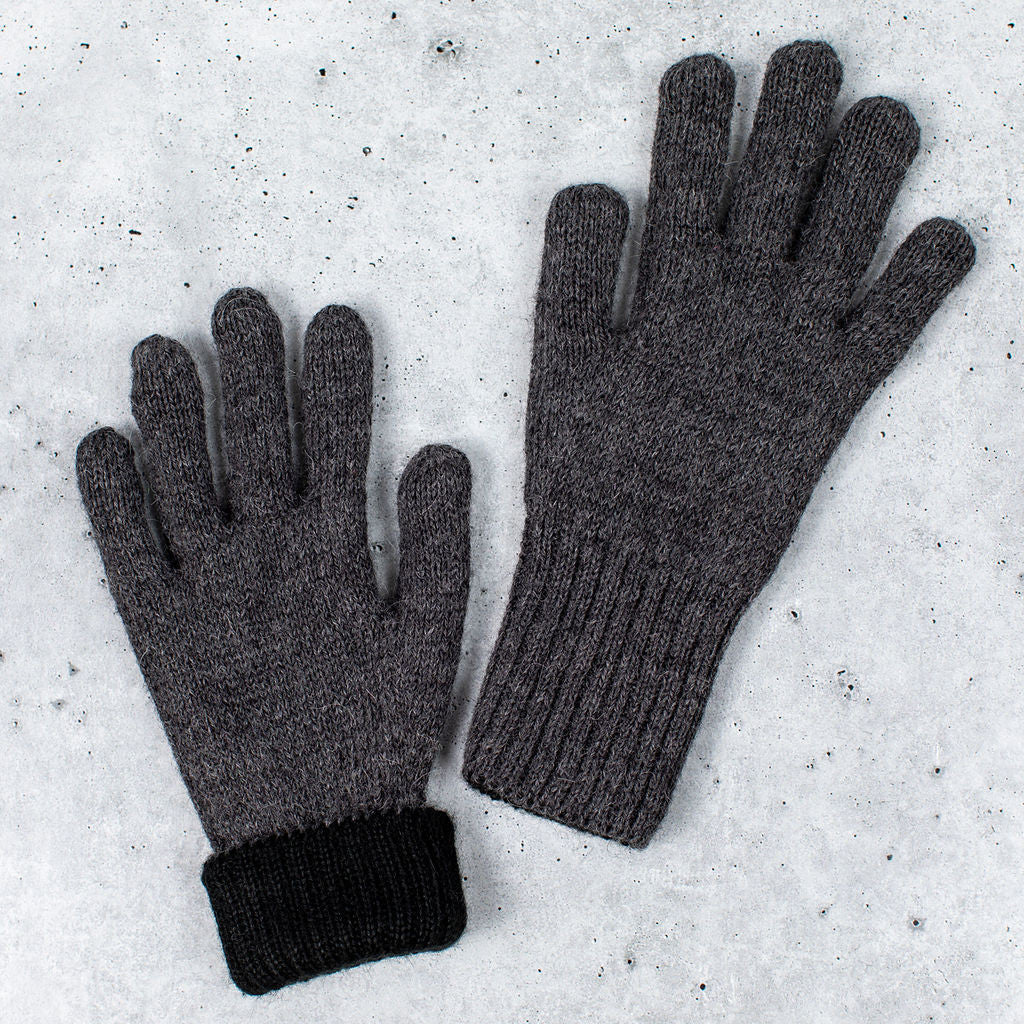 Black & Gray Reversible Alpaca Gloves - Gray Side Shown