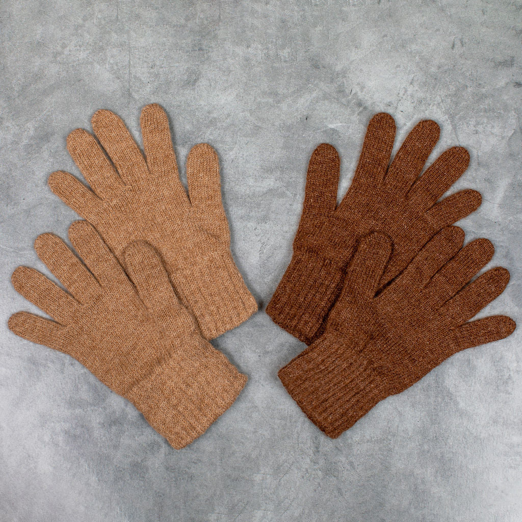 Alpaca fleece gloves shown in Brown and Camel
