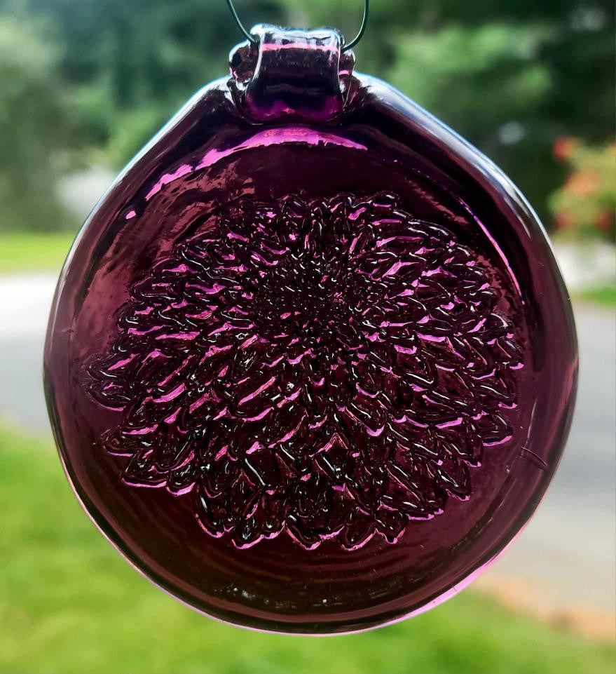 Old Hancock Chrysanthemum Suncatcher