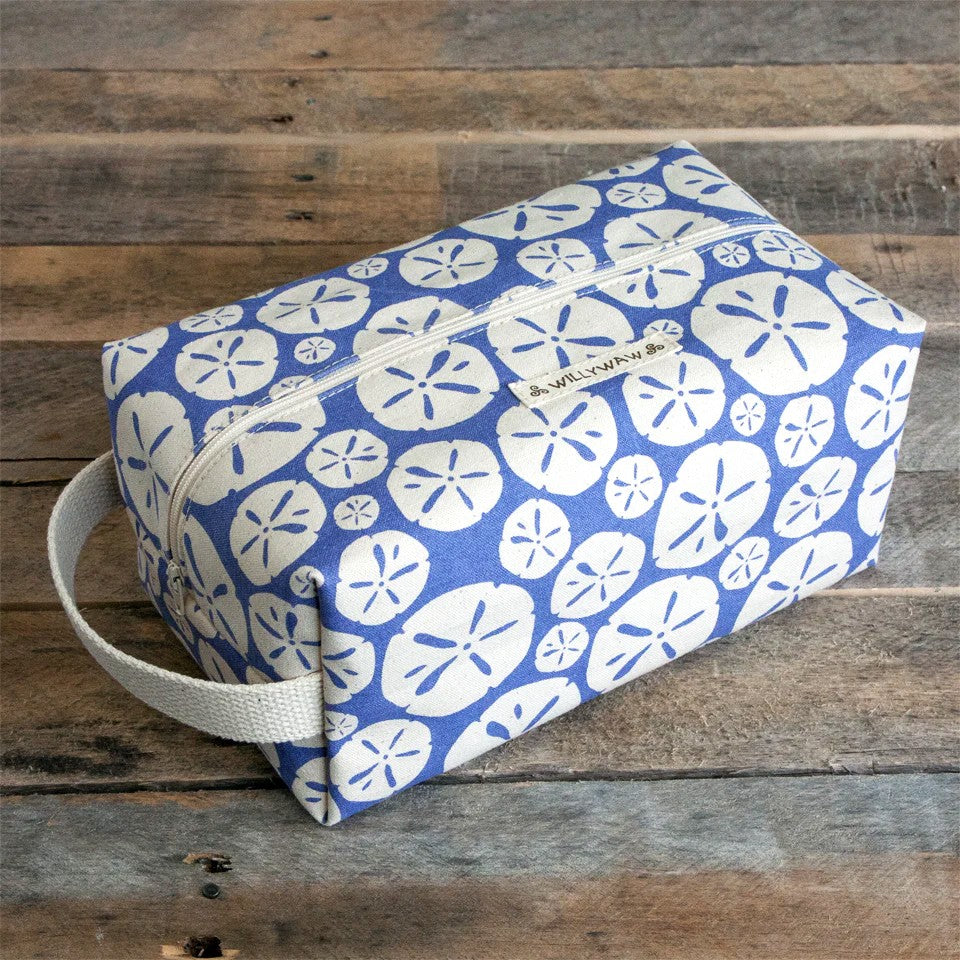 Sand Dollar Dopp Kit