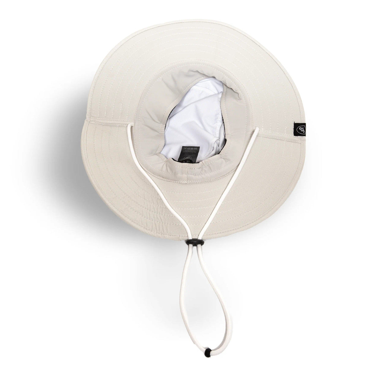 the underside of the venture sun hat showing the adjustable chin string and lightweight fabric inside the hat to keep your head cool