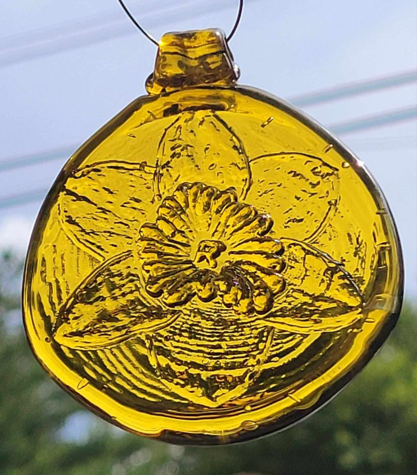 Old Hancock Daffodil Suncatcher
