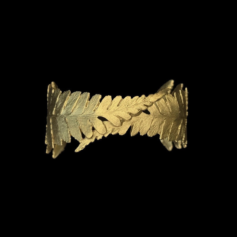 a straight on view of the fern cuff