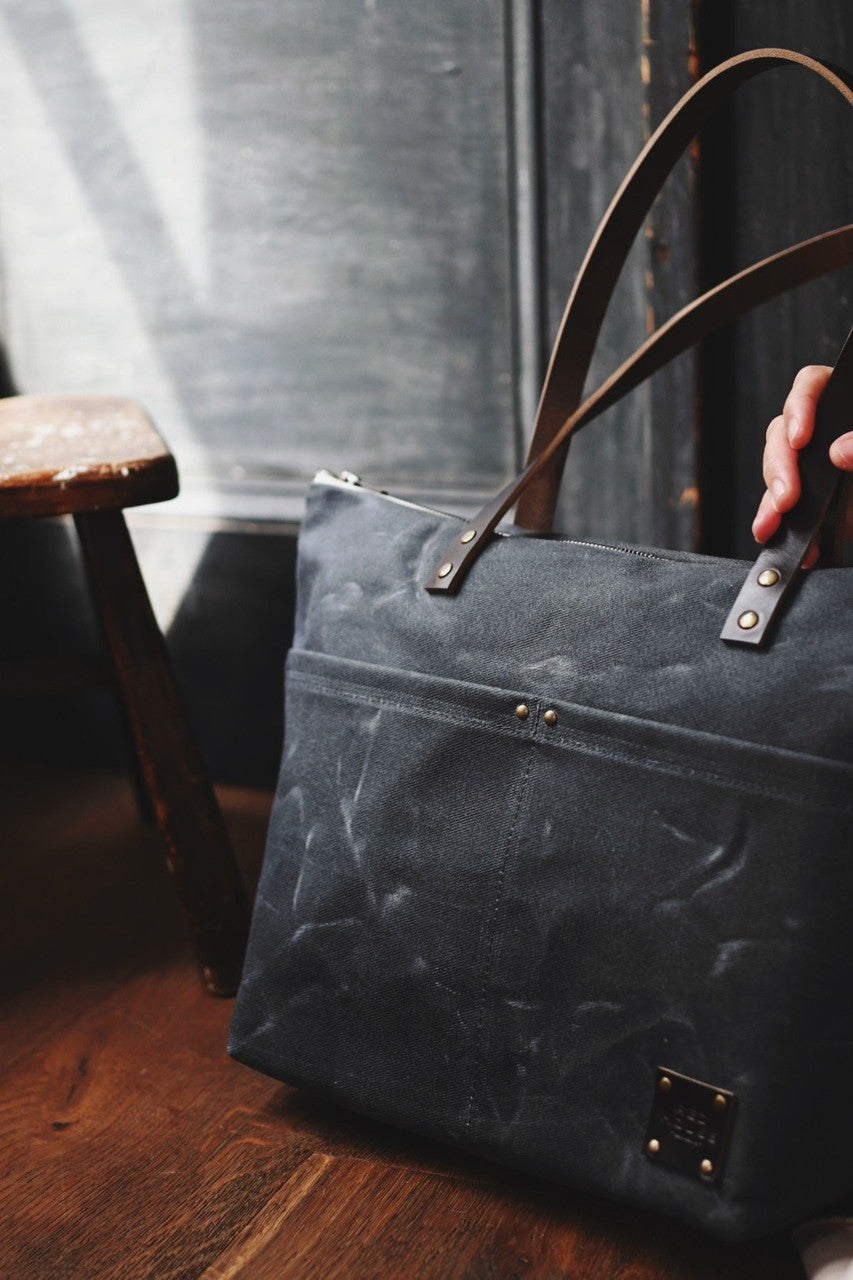 The Medium Zip Tote - Waxed Canvas Bag – The Old Farmer's Almanac